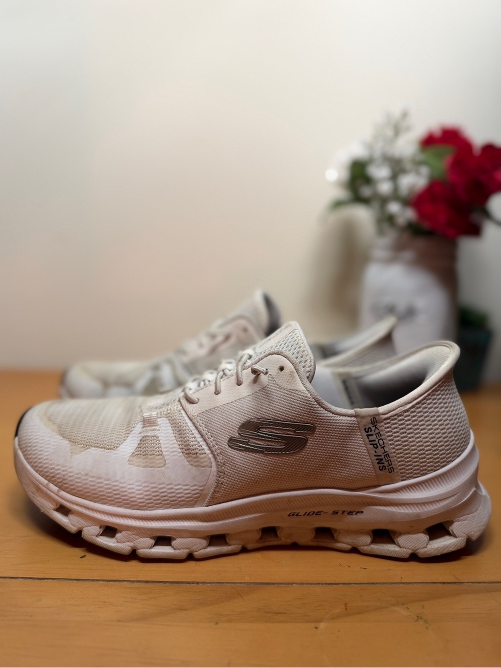 Skechers Women's White Mesh Glide-Step Athletic Sneakers
